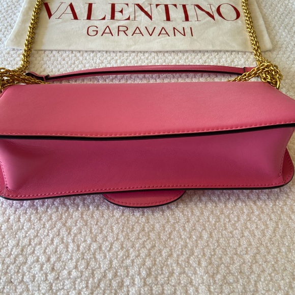 Valentino Garavani Pink Shoulder Bag, Perfect condition! - Picture 8 of 12